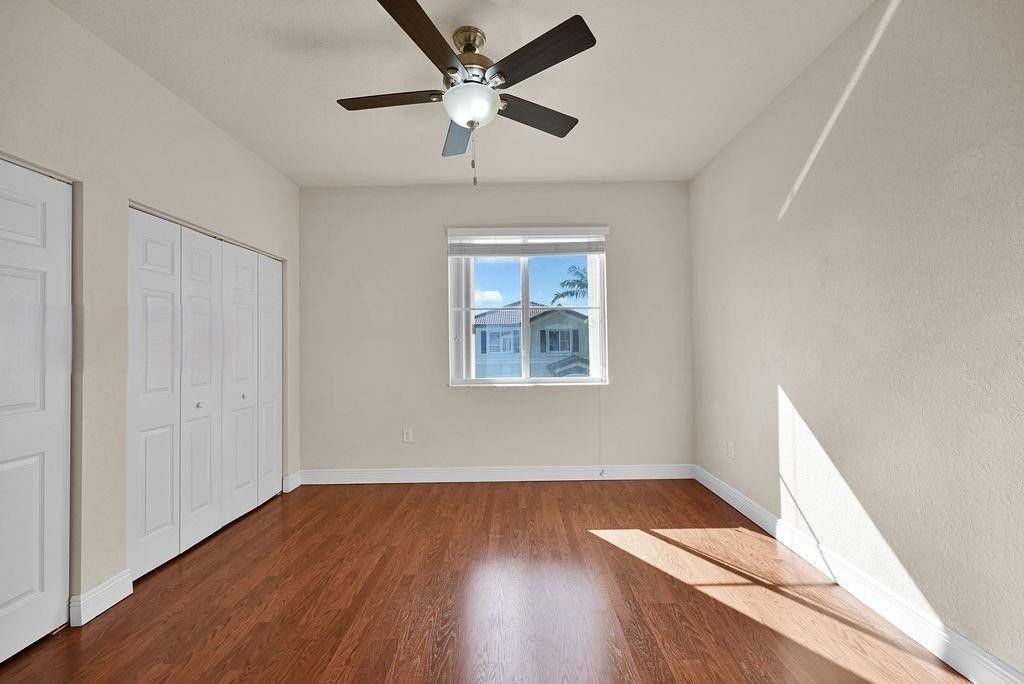 11247 Nw 44th Ter - Photo 7 of 8