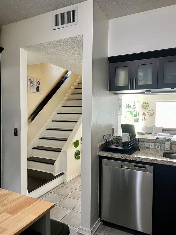 271 Duval Ct #271 - Photo 5 of 8