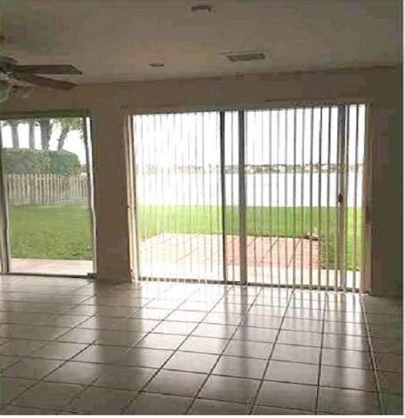 13425 Southwest 122nd Avenue - Photo 6 of 8