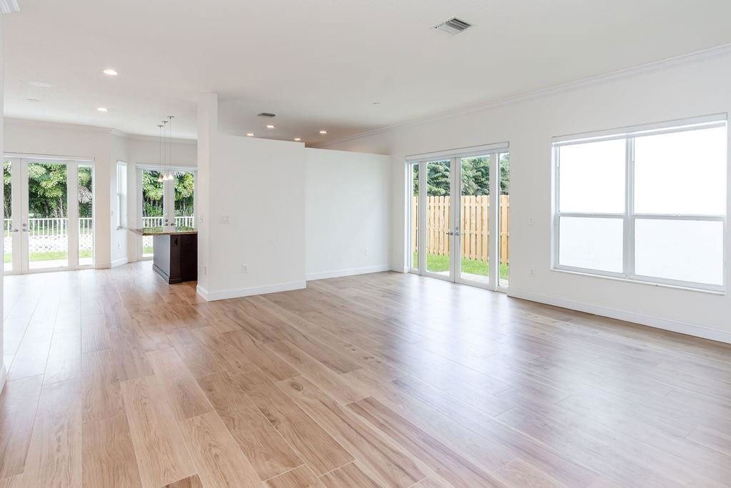 5312 Northwest 106th Court - Photo 5 of 8