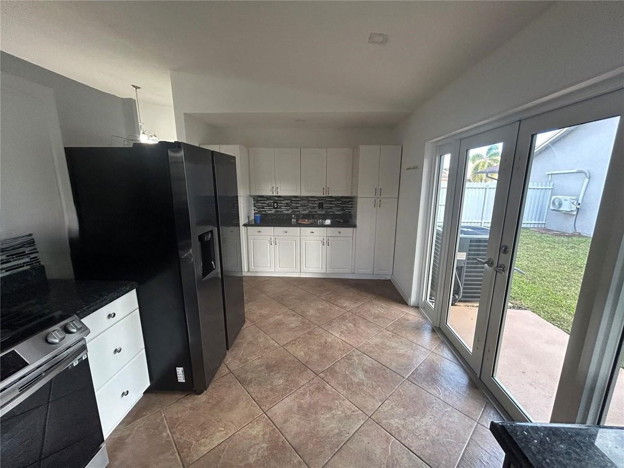 18730 Nw 77th Ct - Photo 2 of 8