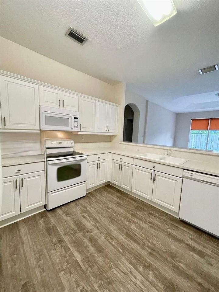 2008 Ne 38th Rd - Photo 5 of 8