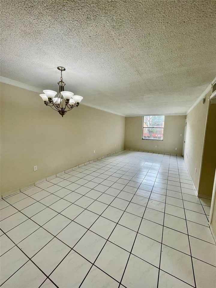 5625 W 20th Ave - Photo 3 of 8