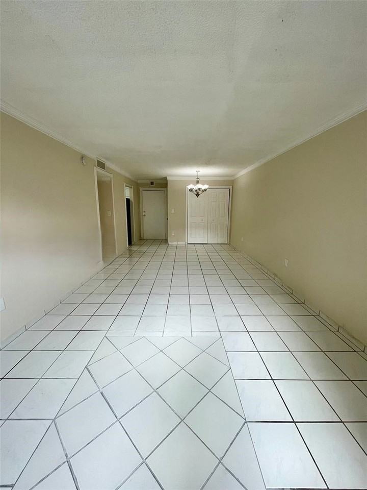 5625 W 20th Ave - Photo 4 of 8