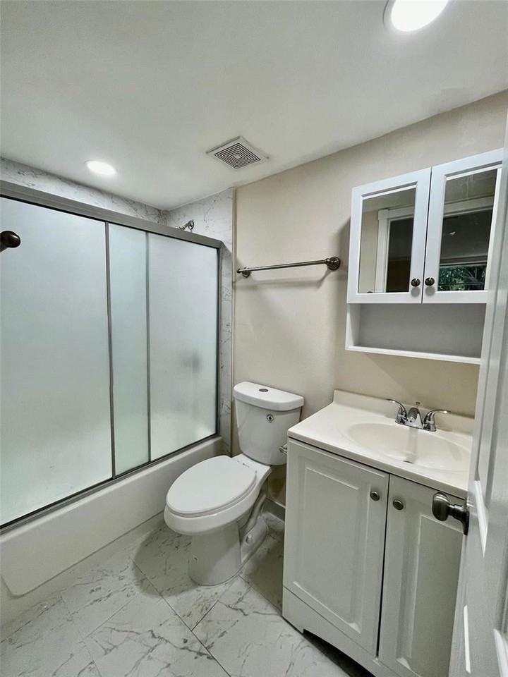 5625 W 20th Ave - Photo 7 of 8