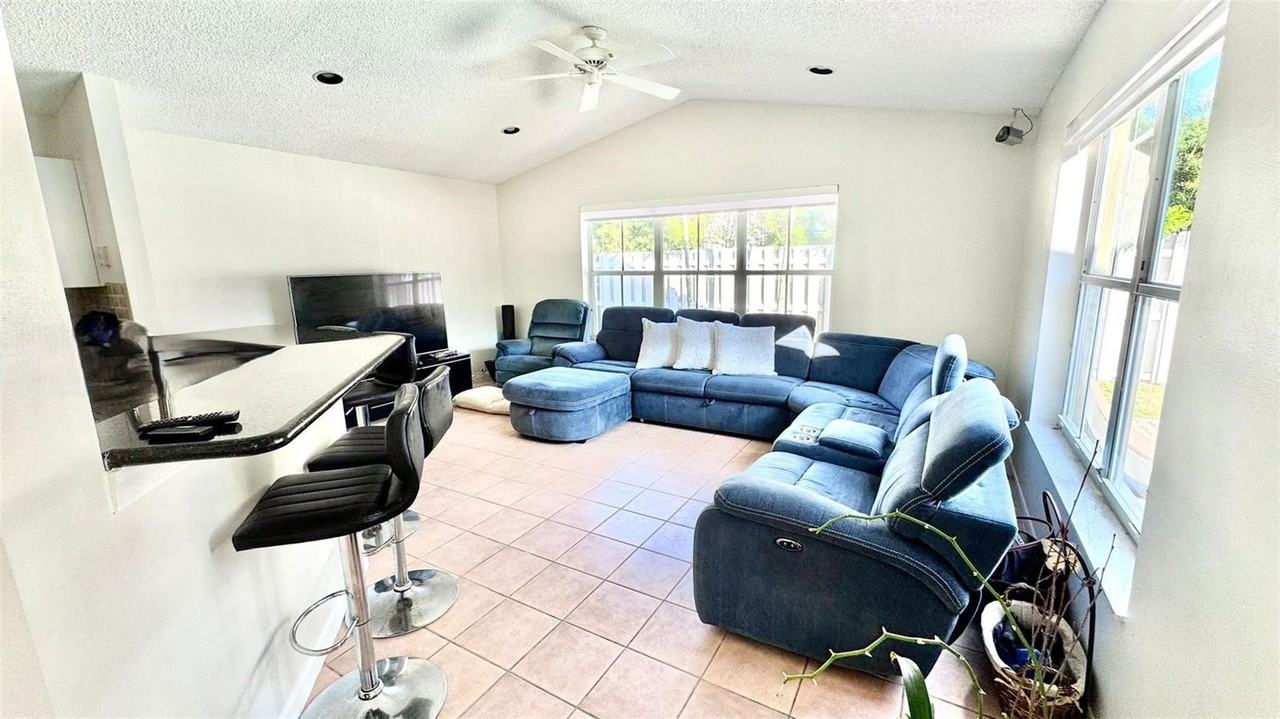 1064 Cedar Falls Dr - Photo 4 of 8