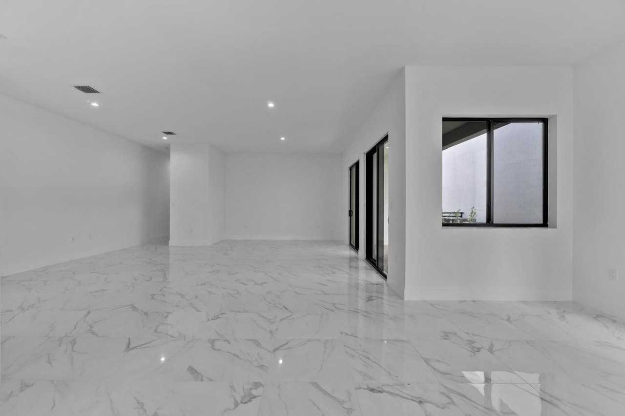 4330 Northwest 80th Avenue - Photo 2 of 8