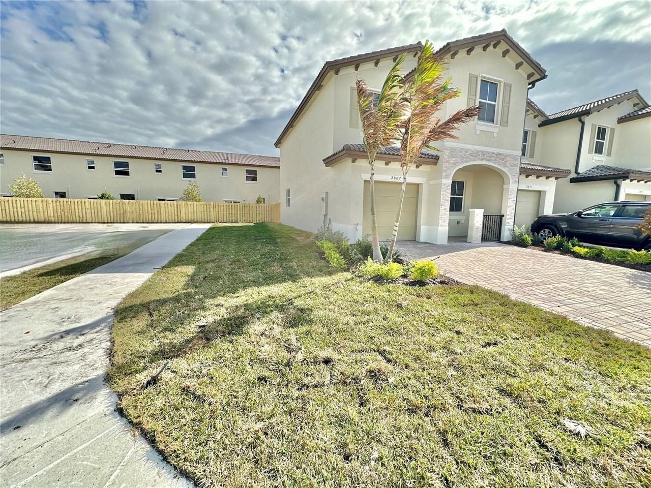 2867 Se 25th Ter - Photo 2 of 8