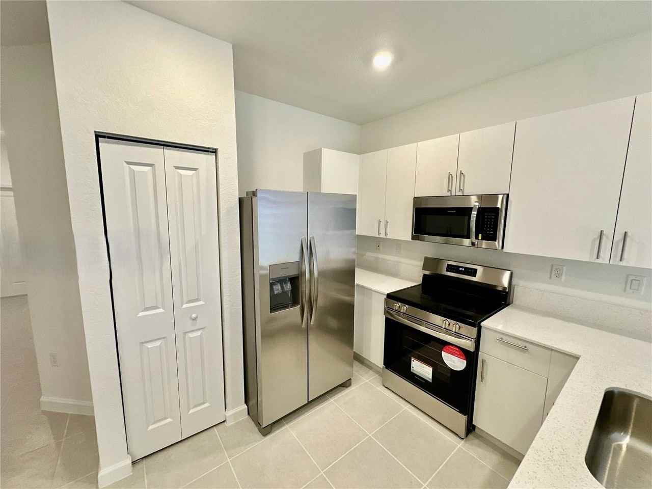 2867 Se 25th Ter - Photo 5 of 8