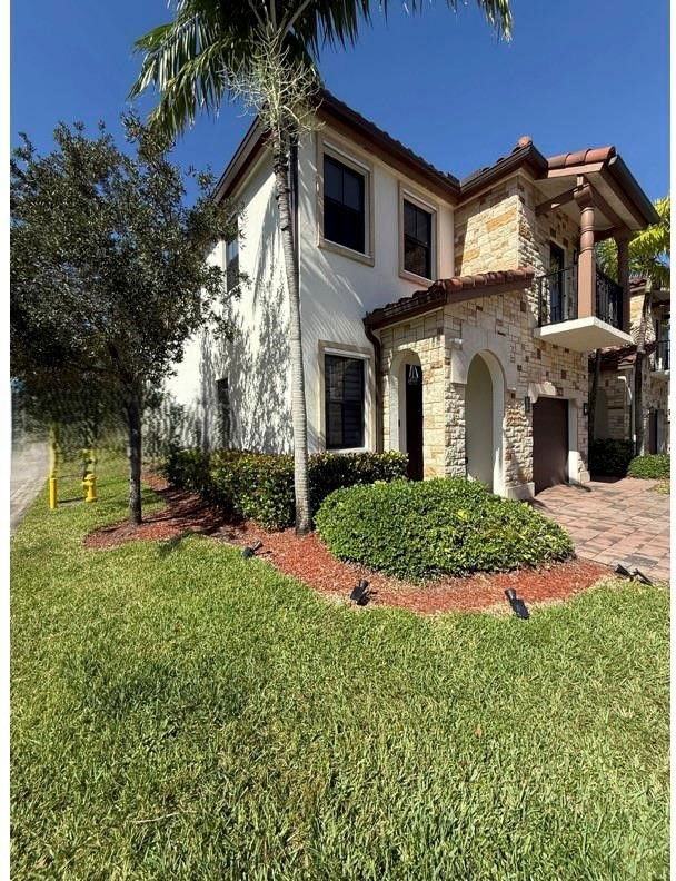 7022 Nw 102nd Pl - Photo 3 of 8