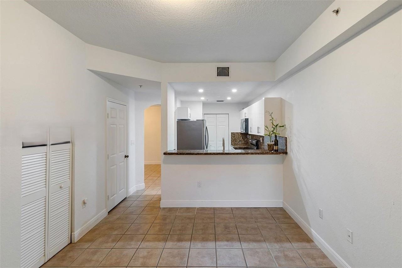 1062 Sw 143rd Ave - Photo 3 of 8