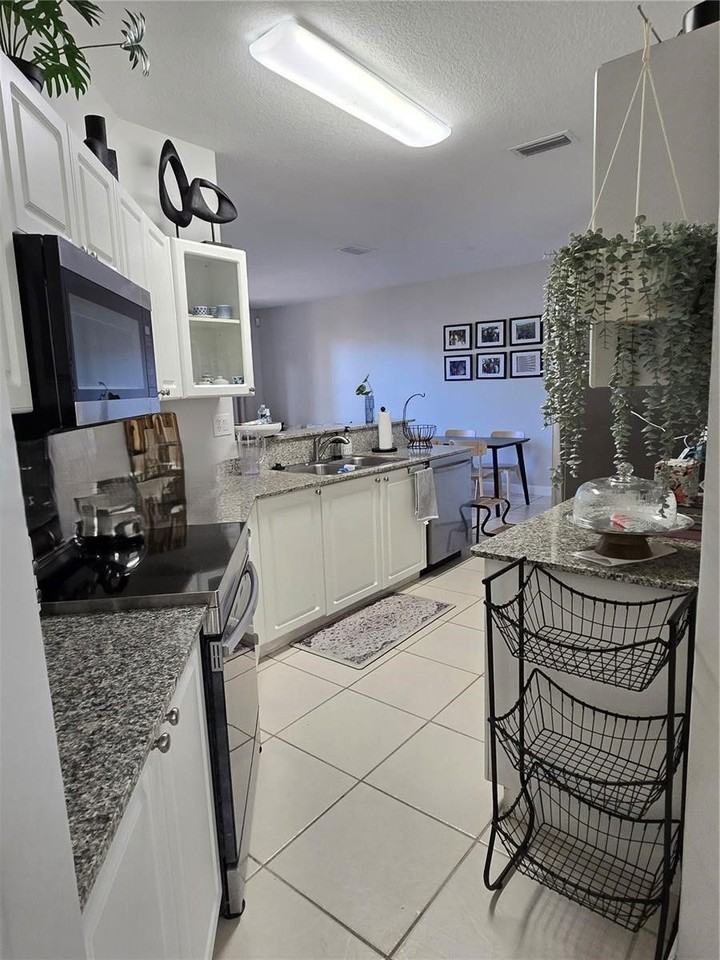 4874 Nw 111th Ct - Photo 2 of 8