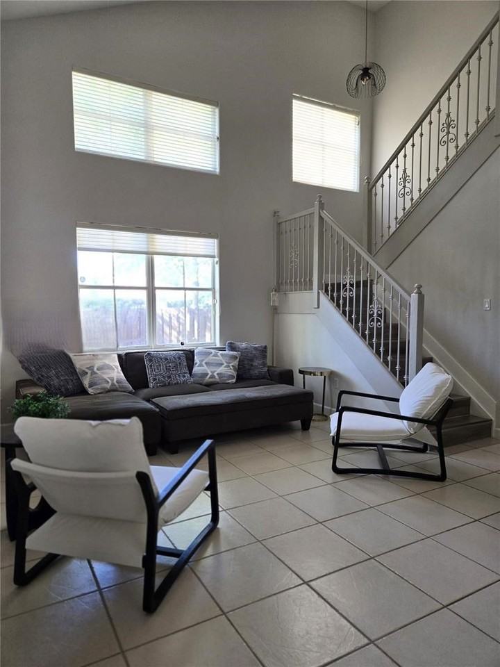 4874 Nw 111th Ct - Photo 3 of 8