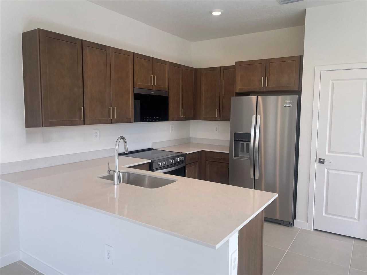 116 Ne 13th St - Photo 3 of 8