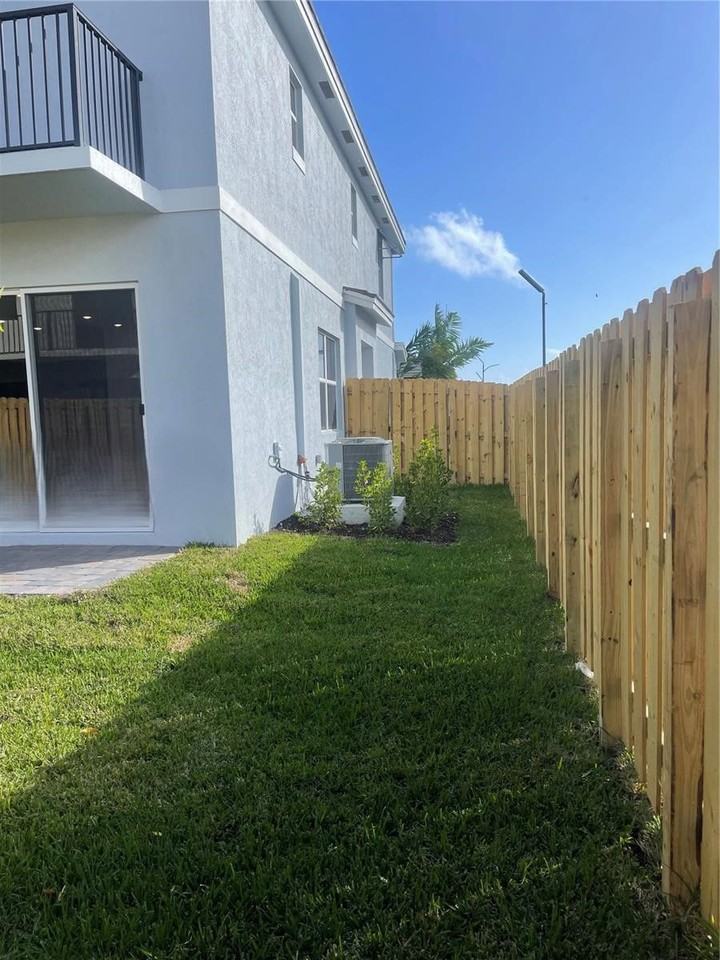 116 Ne 13th St - Photo 6 of 8