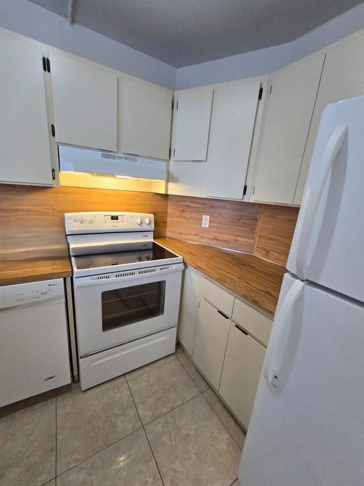 7165 Nw 186th St - Photo 6 of 8