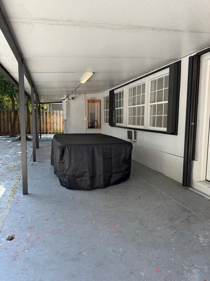 2490 Nw 83rd Ave - Photo 5 of 8