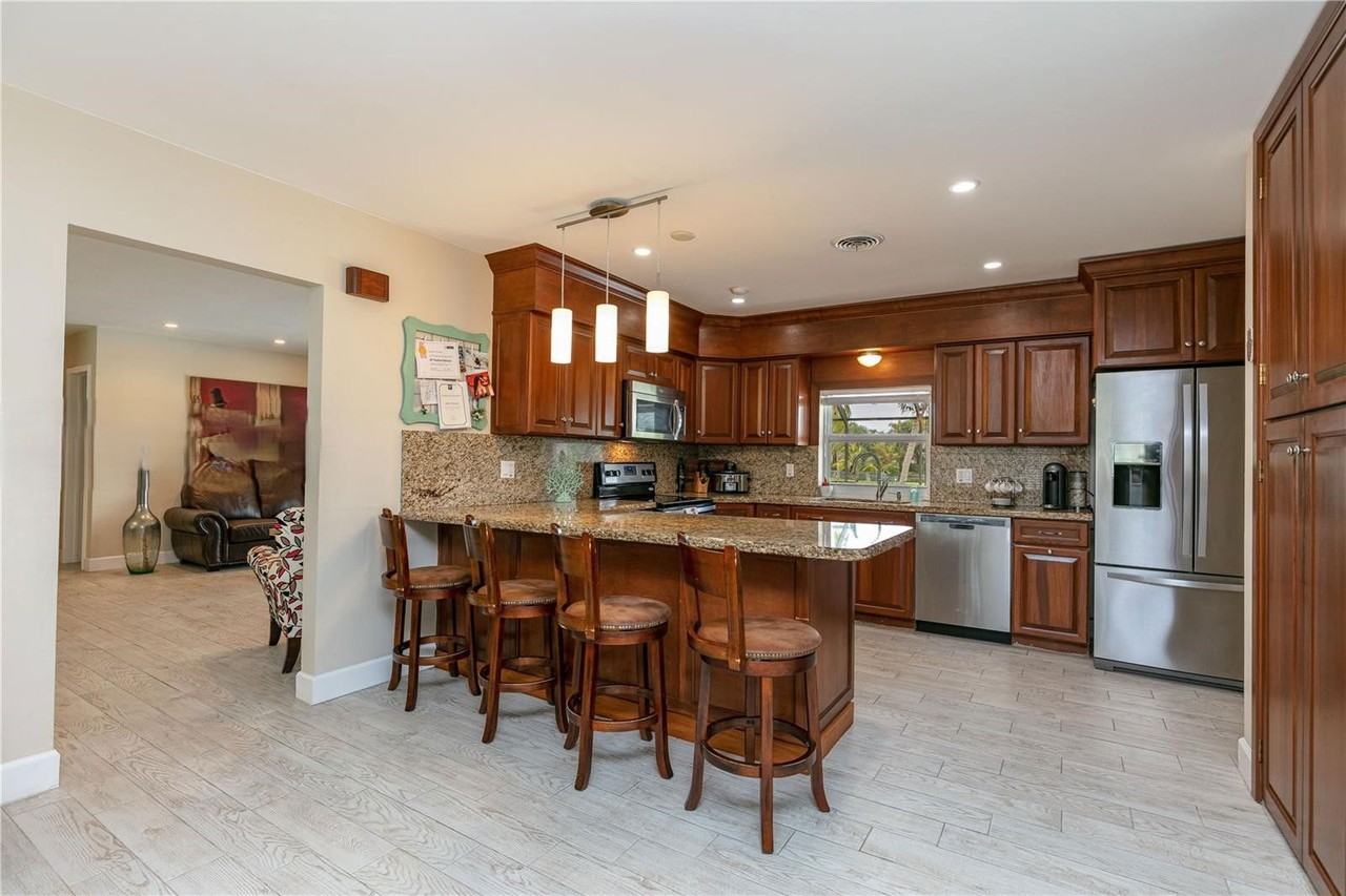 7940 Sw 139th Ter - Photo 2 of 8