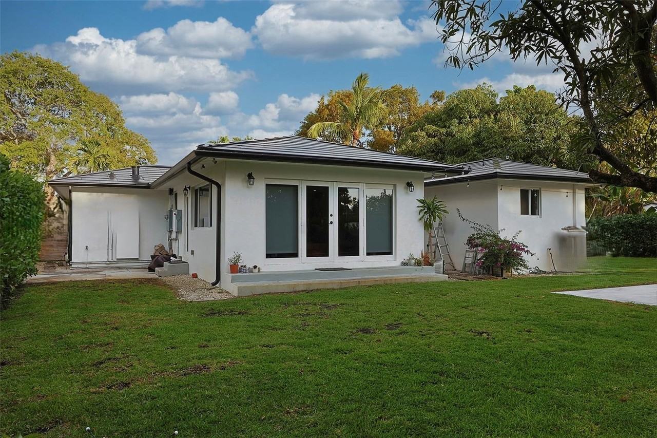 10804 Nw 2nd Ave - Photo 2 of 8