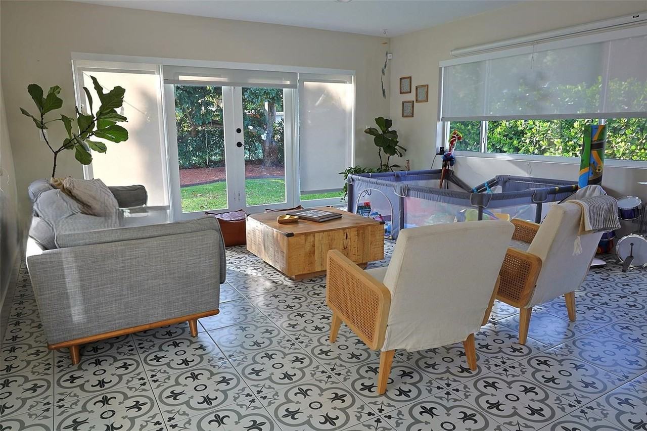 10804 Nw 2nd Ave - Photo 4 of 8