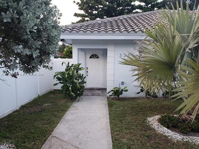 325 Nw 52nd St - Photo 2 of 8