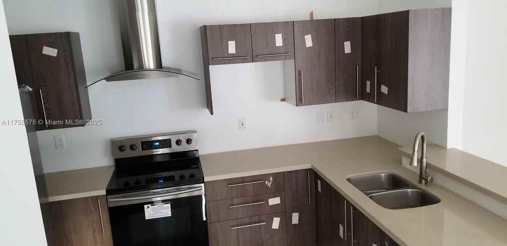 325 Nw 52nd St - Photo 3 of 8