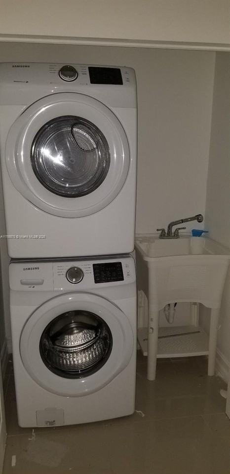 325 Nw 52nd St - Photo 4 of 8