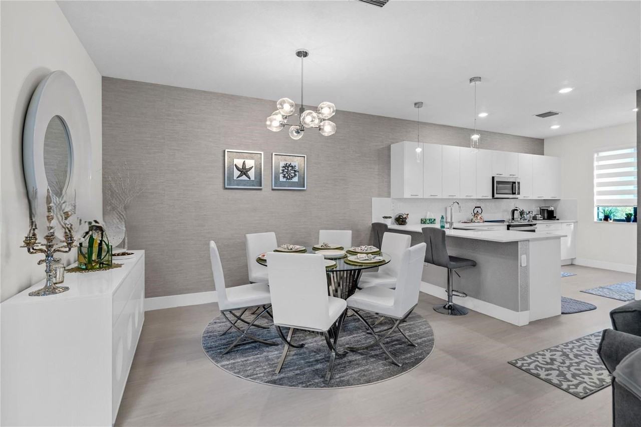 4608 Nw 83rd Pkwy - Photo 7 of 8