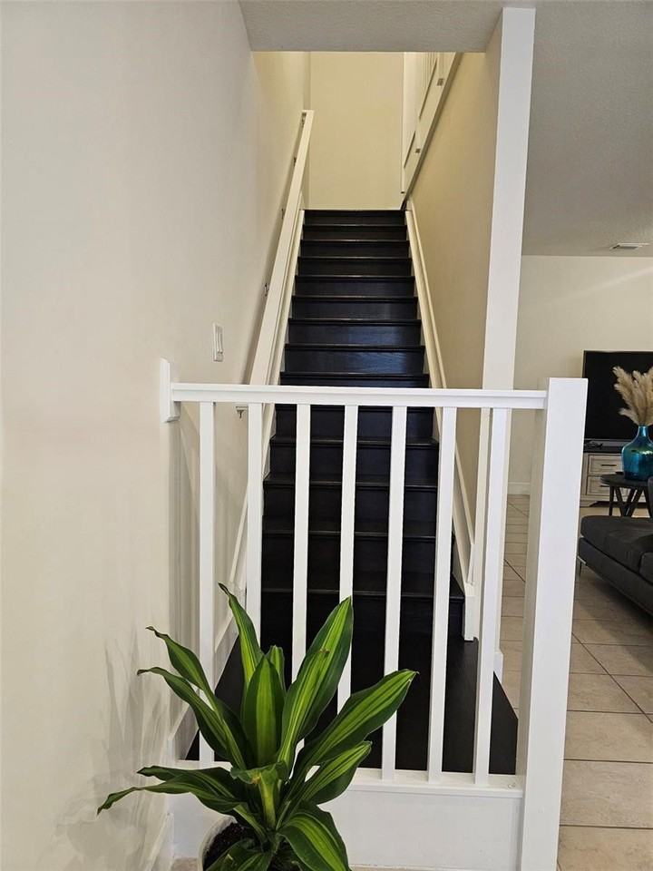 15816 Nw 91st Ave - Photo 6 of 8