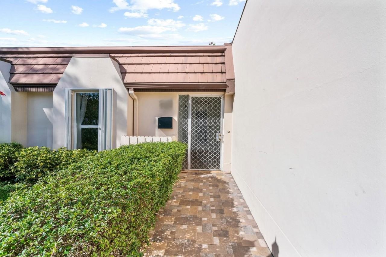 7417 Twin Sabal Dr - Photo 2 of 8