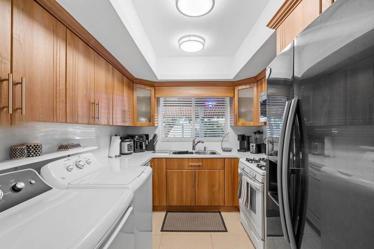 7417 Twin Sabal Dr - Photo 5 of 8