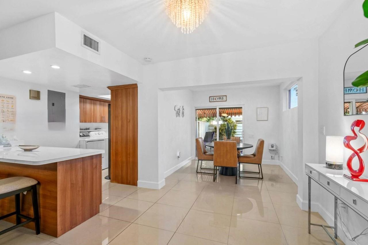 7417 Twin Sabal Dr - Photo 7 of 8