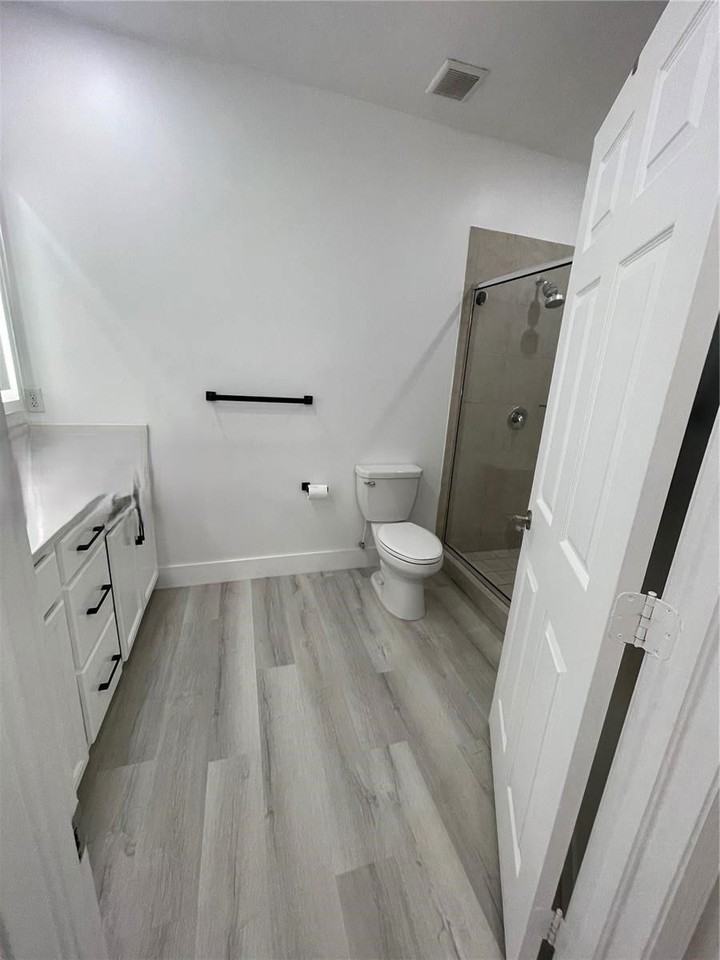 10409 W 32nd Ln - Photo 5 of 8