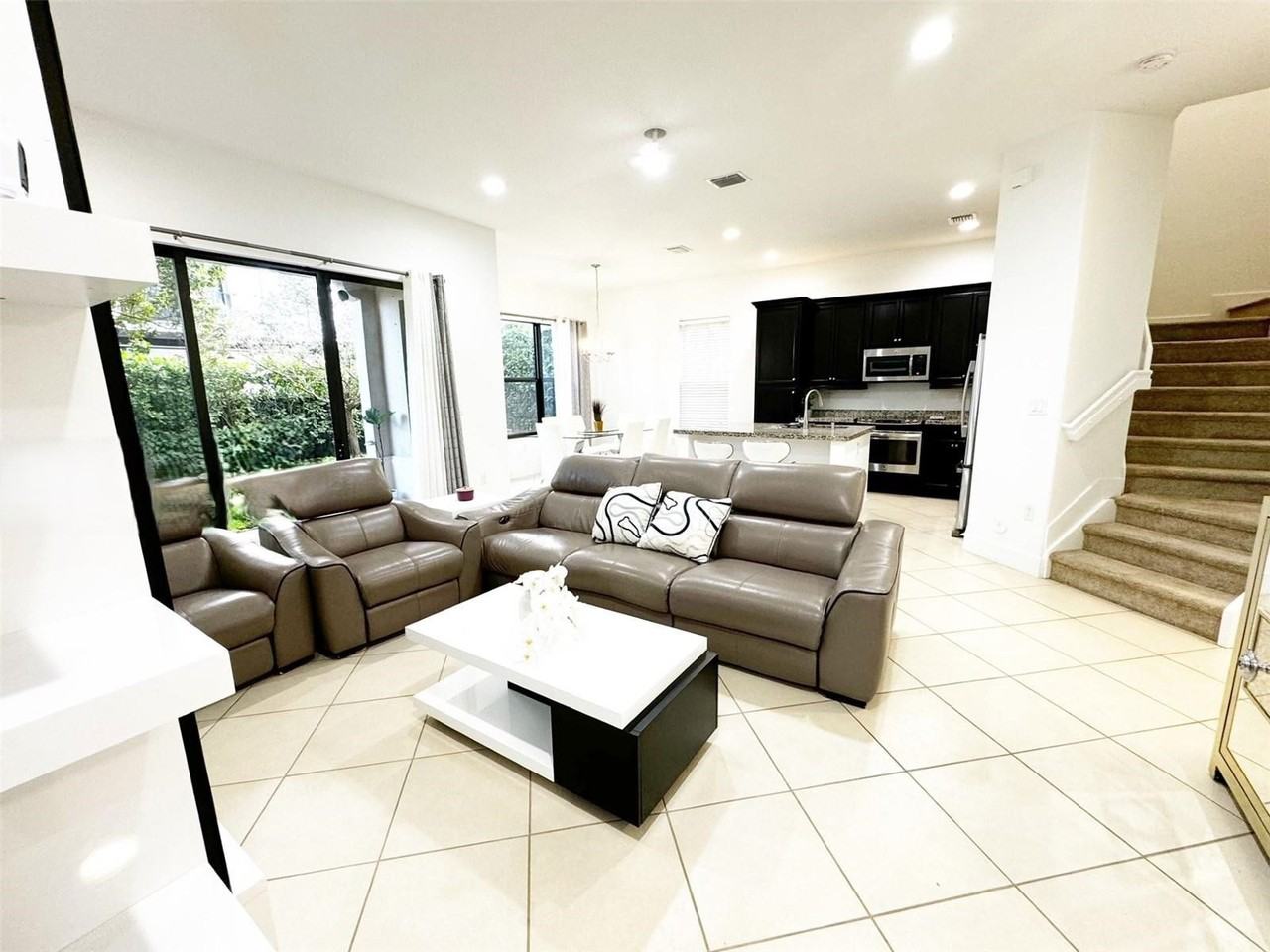 3209 W 98th Pl - Photo 3 of 8