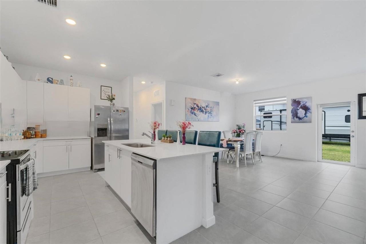 14807 Sw 163rd Ter - Photo 6 of 8