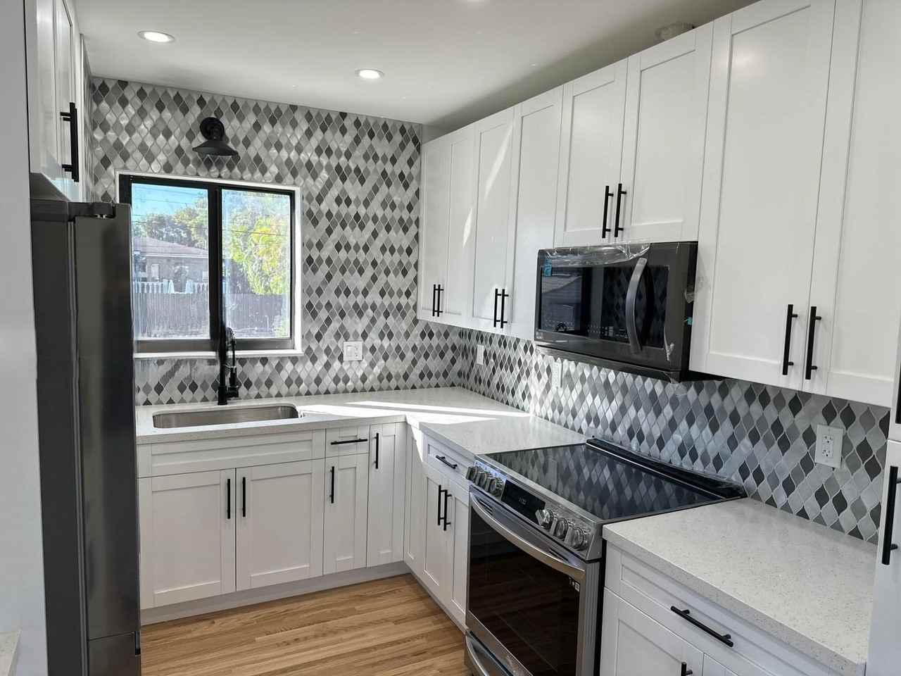 170 W 58th St - Photo 7 of 8