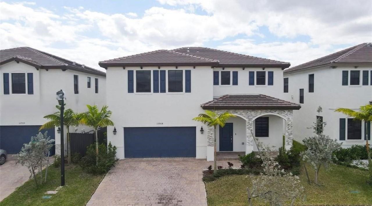 12908 Southwest 229th Street - Photo 3 of 8