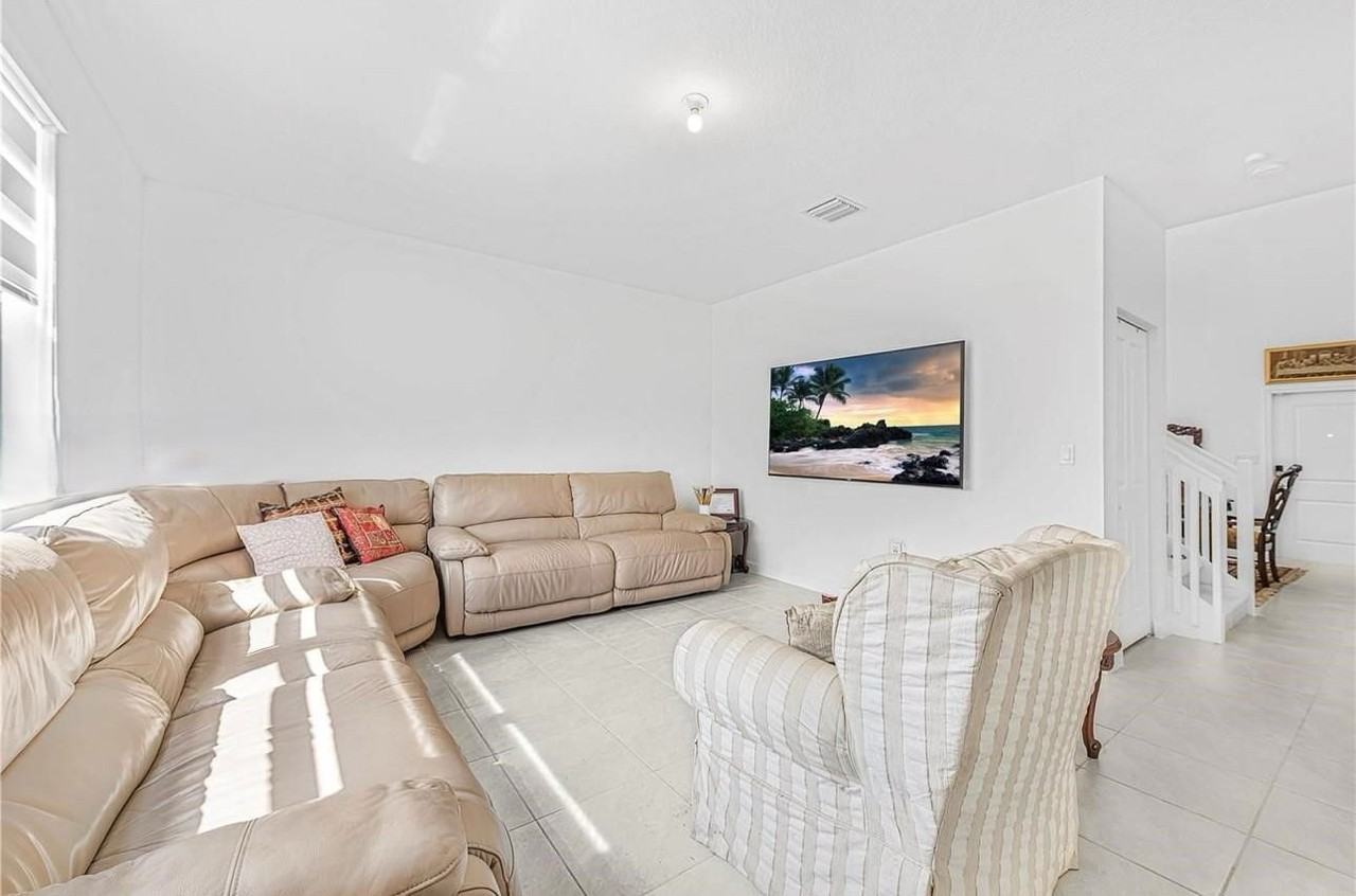 12908 Southwest 229th Street - Photo 4 of 8