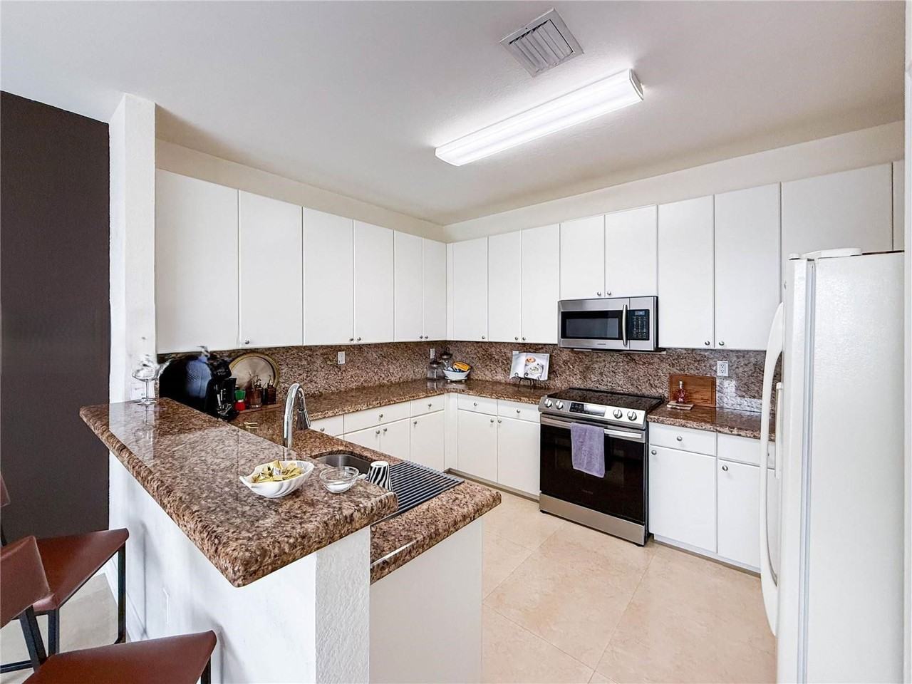 8160 Nw 116th Ave - Photo 3 of 8