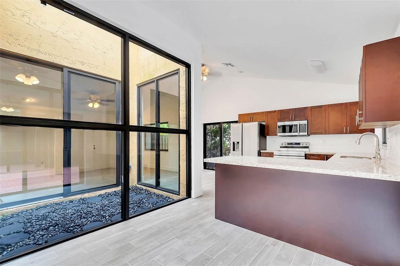 10240 Sw 91st St - Photo 5 of 8