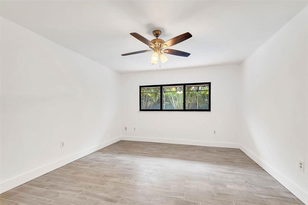 10240 Sw 91st St - Photo 6 of 8