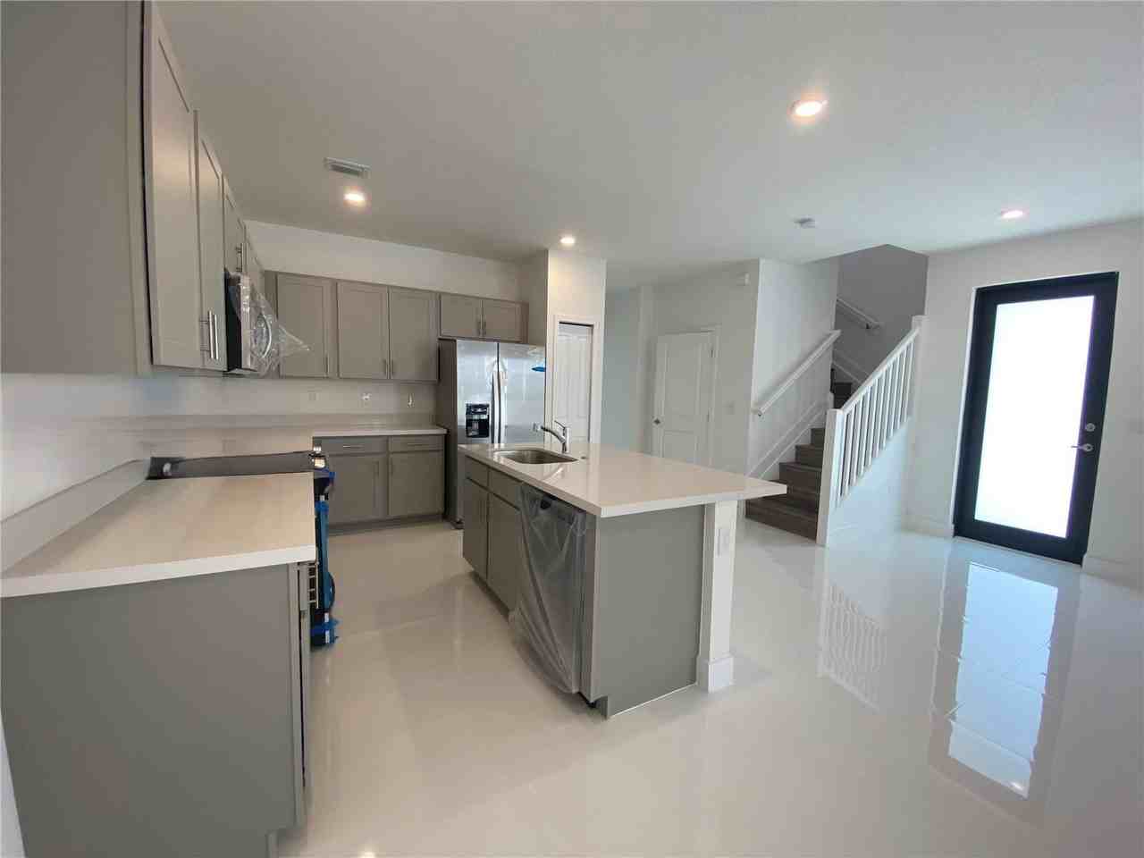 2434 Sw 145th Pl - Photo 3 of 8