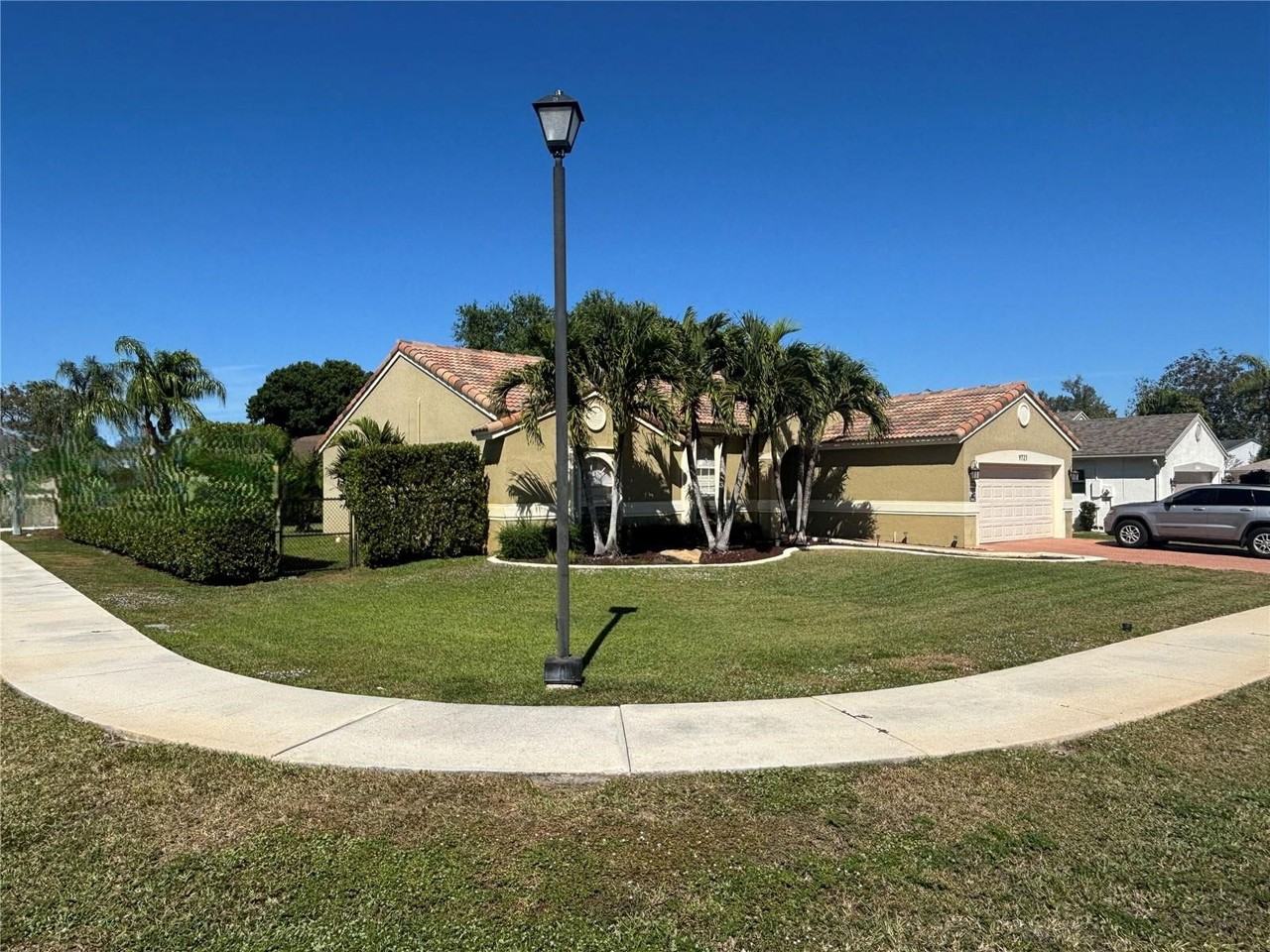 9721 Sw 15th Ct - Photo 2 of 4