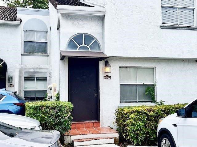 9762 Nw 49th Ter - Photo 2 of 8