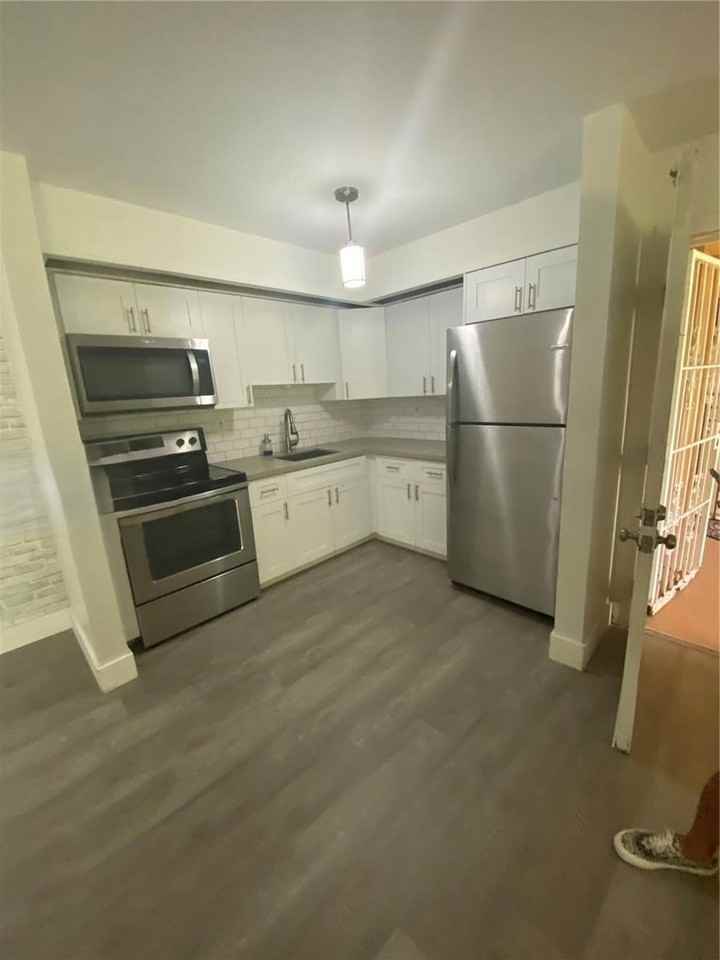 18815 Nw 62nd Ave - Photo 2 of 8