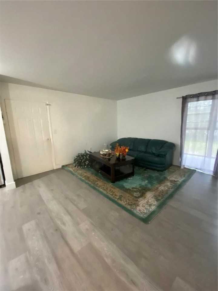 18815 Nw 62nd Ave - Photo 6 of 8