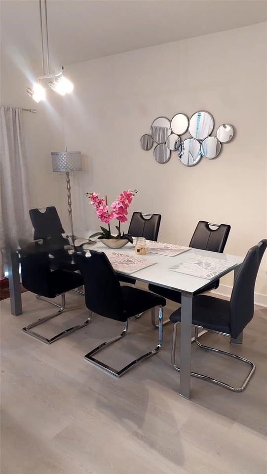 10407 Nw 82nd St - Photo 2 of 8