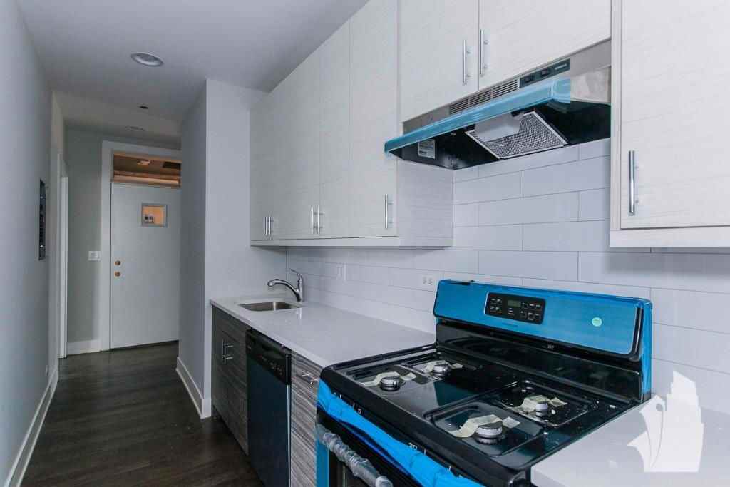 3915 N Janssen Ave #3919-1W - Photo 3 of 8