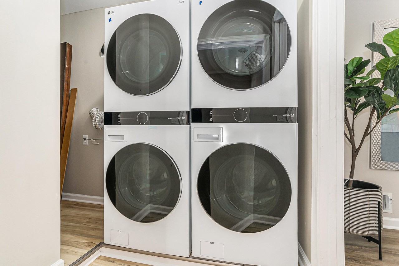 Orly Terrace - Photo 3 of 8