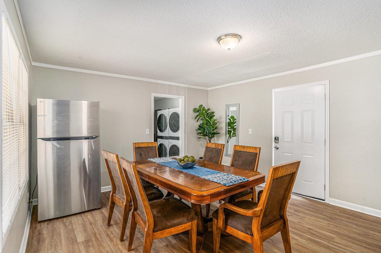 Orly Terrace - Photo 4 of 8